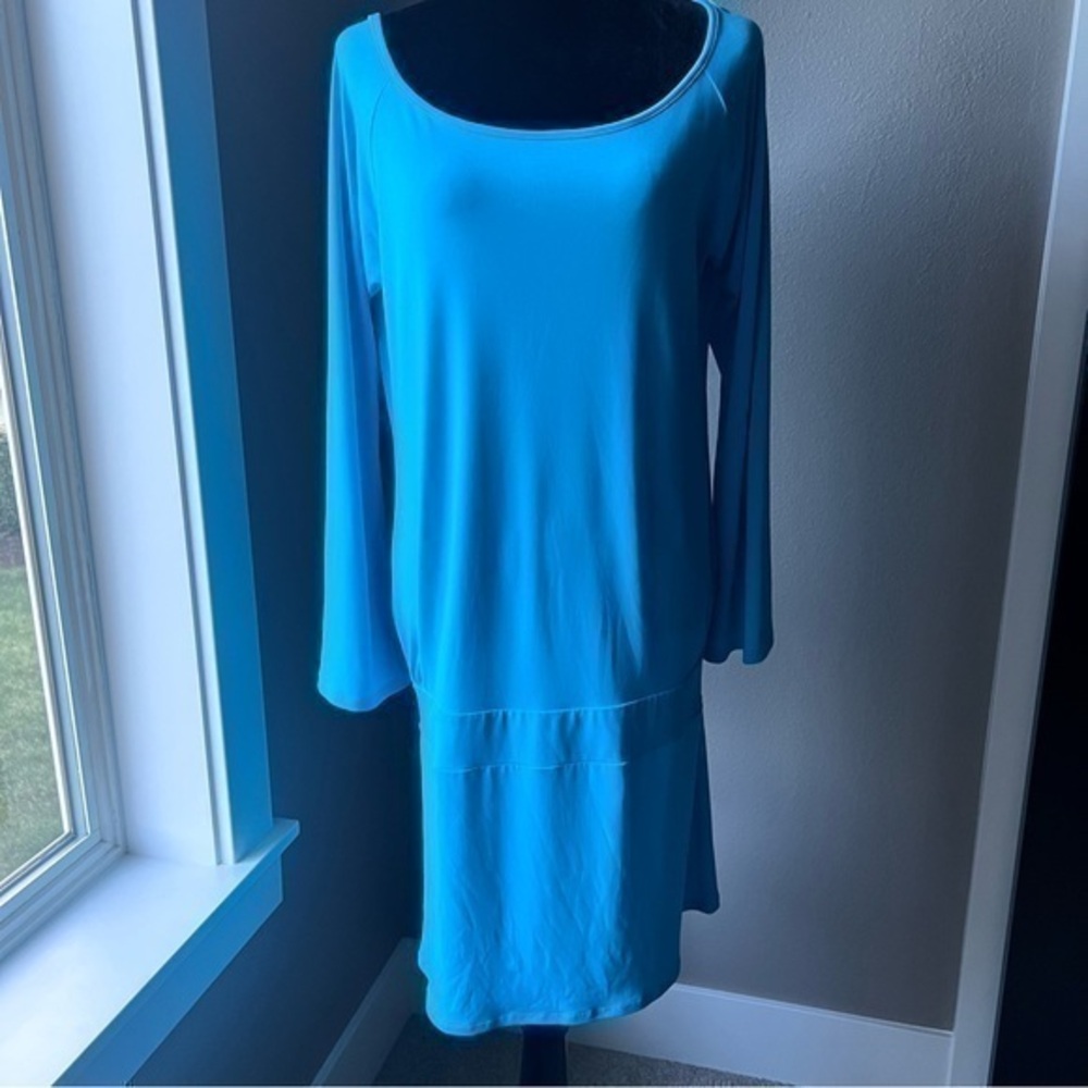 💚 Moda International long sleeve dress size medium